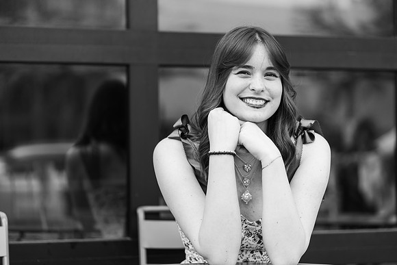 Brooke b&w 0023