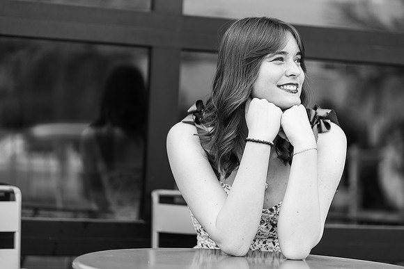 Brooke b&w 0024