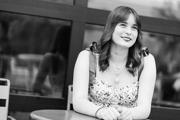 Brooke b&w 0026