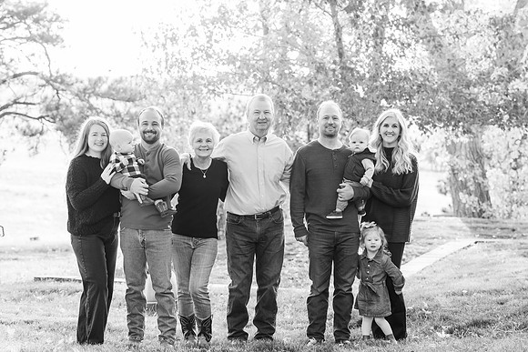 Dillavou Family B&W 0016