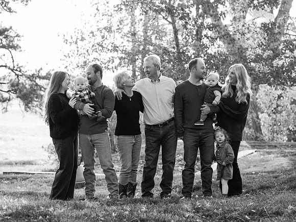 Dillavou Family B&W 0022