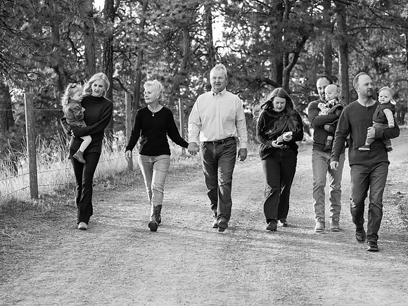 Dillavou Family B&W 0029
