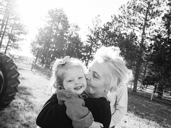 Dillavou Family B&W 0038