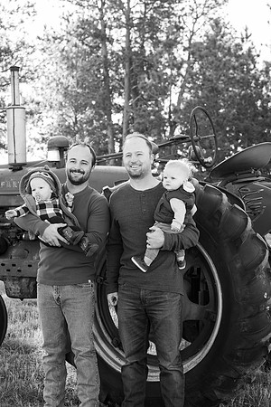 Dillavou Family B&W 0041