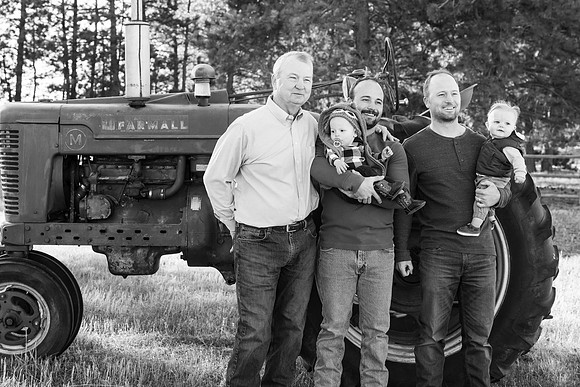 Dillavou Family B&W 0044