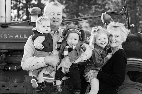Dillavou Family B&W 0047