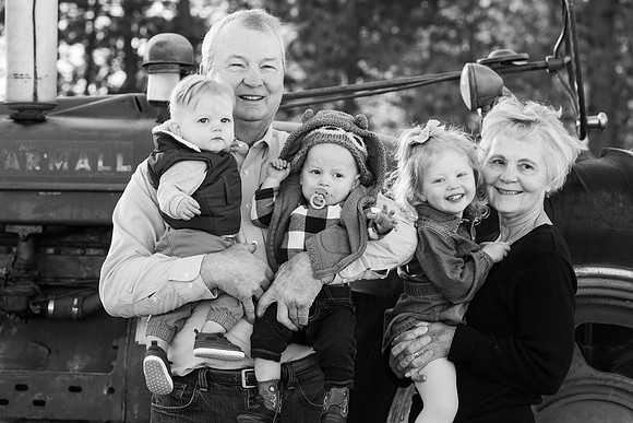 Dillavou Family B&W 0048