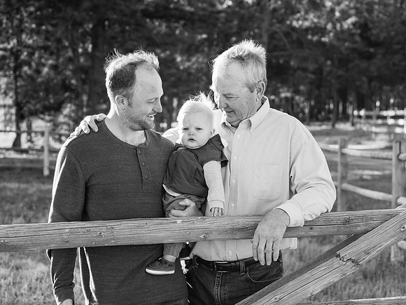 Dillavou Family B&W 0074