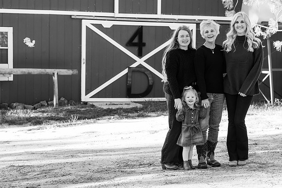 Dillavou Family B&W 0081