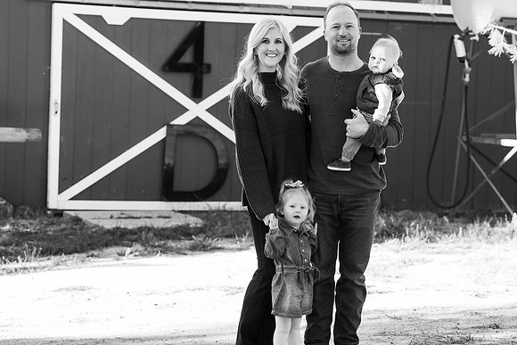 Dillavou Family B&W 0083