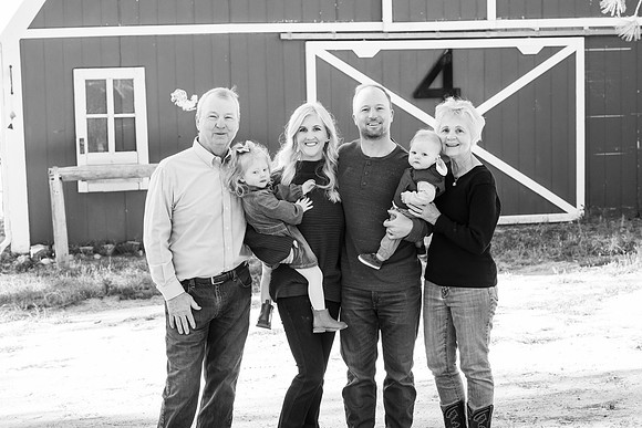 Dillavou Family B&W 0089