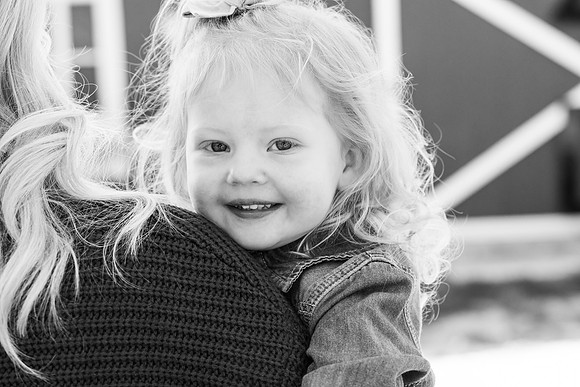 Dillavou Family B&W 0093