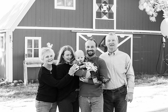Dillavou Family B&W 0105