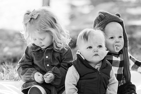 Dillavou Family B&W 0107