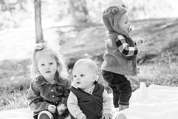 Dillavou Family B&W 0109