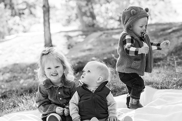 Dillavou Family B&W 0110