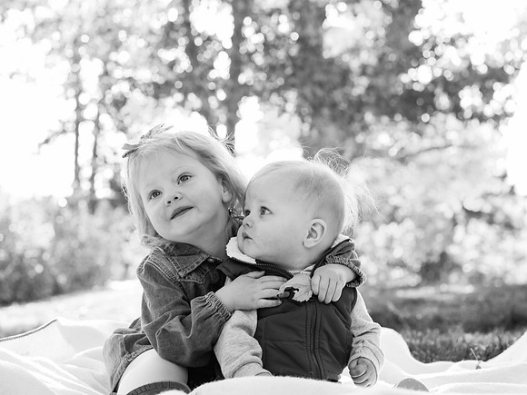 Dillavou Family B&W 0116