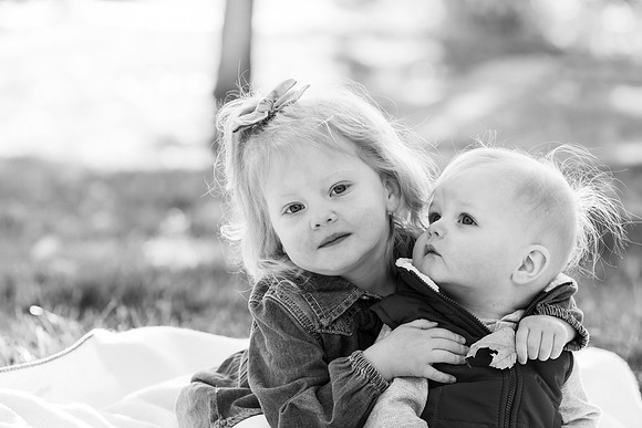 Dillavou Family B&W 0117