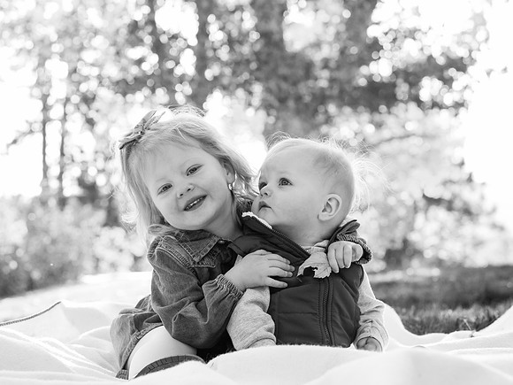 Dillavou Family B&W 0118