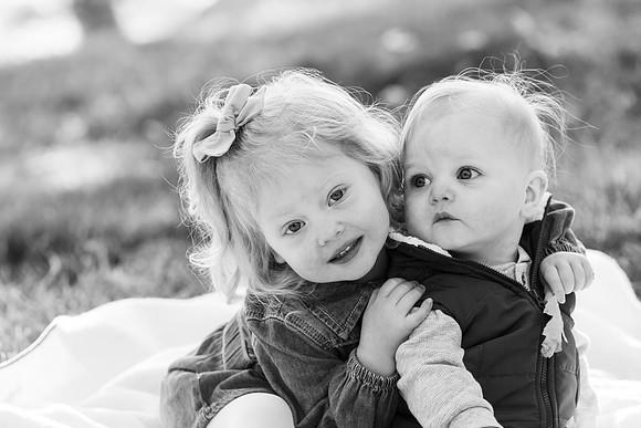 Dillavou Family B&W 0123