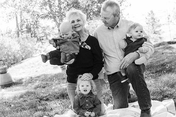 Dillavou Family B&W 0125