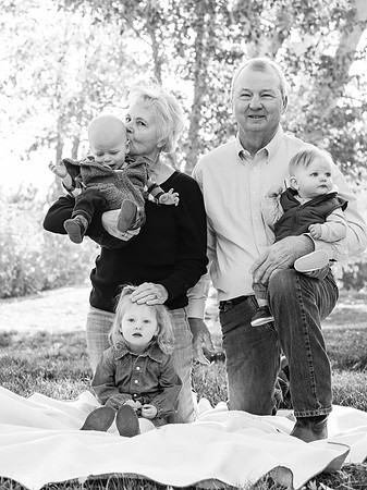 Dillavou Family B&W 0126