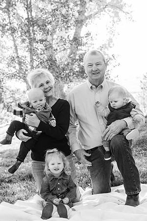 Dillavou Family B&W 0133