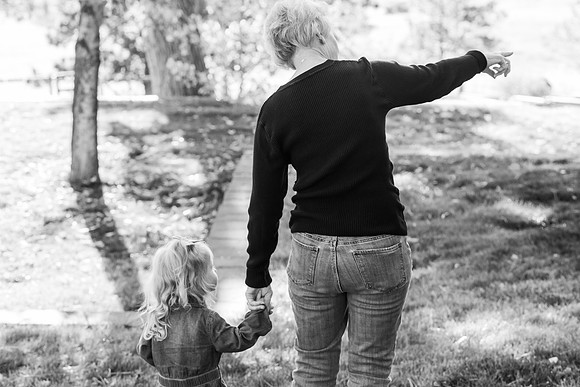Dillavou Family B&W 0136