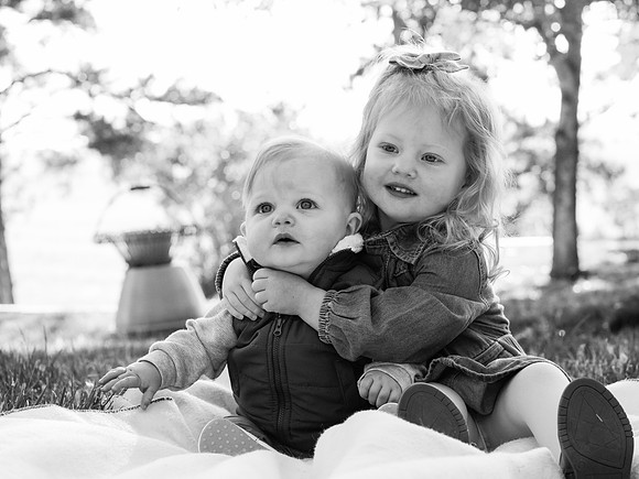 Dillavou Family B&W 0146