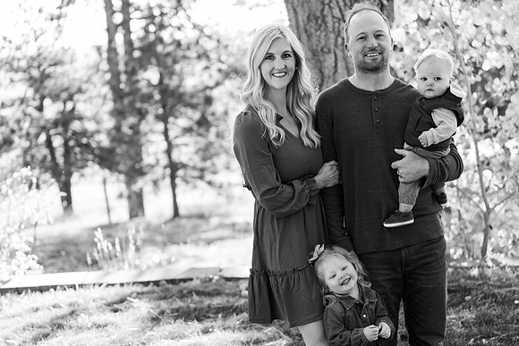 Dillavou Family B&W 0169
