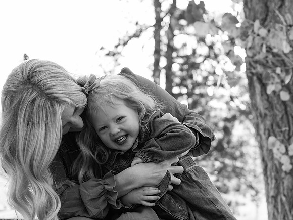 Dillavou Family B&W 0171