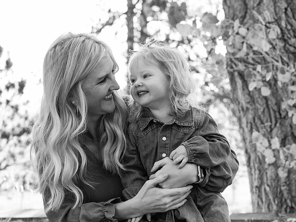 Dillavou Family B&W 0174