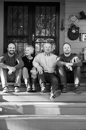 Dillavou Family B&W 0201