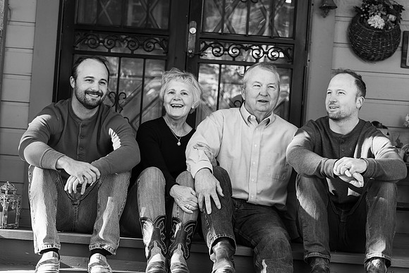 Dillavou Family B&W 0205