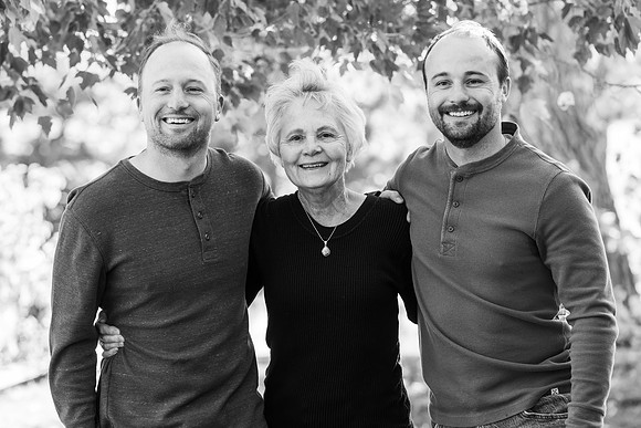 Dillavou Family B&W 0225