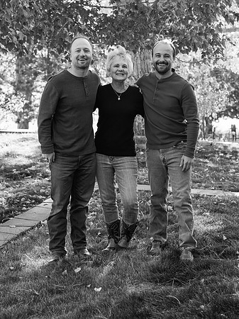 Dillavou Family B&W 0227