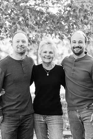 Dillavou Family B&W 0230