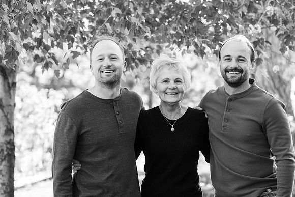 Dillavou Family B&W 0232