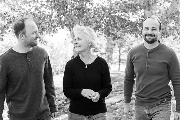 Dillavou Family B&W 0233