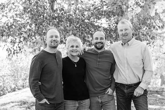 Dillavou Family B&W 0235