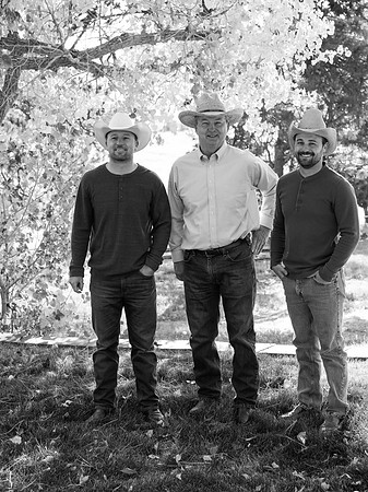 Dillavou Family B&W 0248