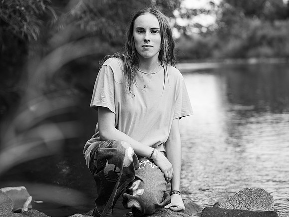 Sophia b&w 0075