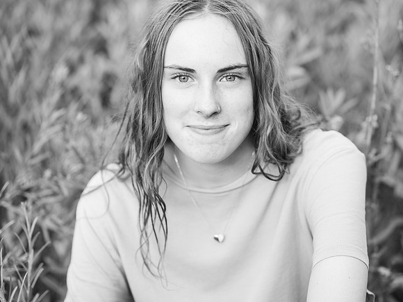 Sophia b&w 0076