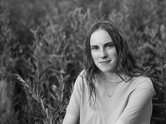 Sophia b&w 0078