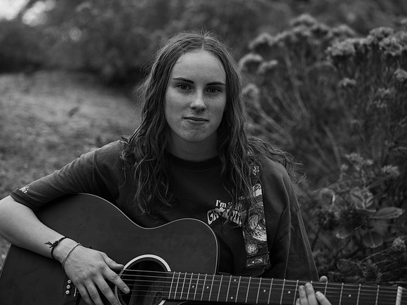 Sophia b&w 0096