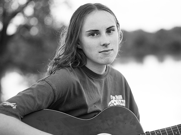 Sophia b&w 0126
