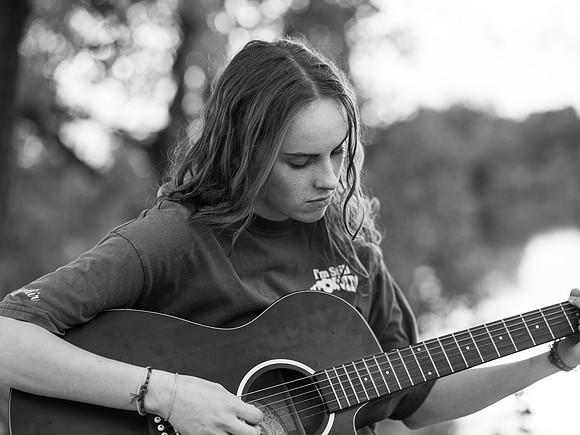 Sophia b&w 0125