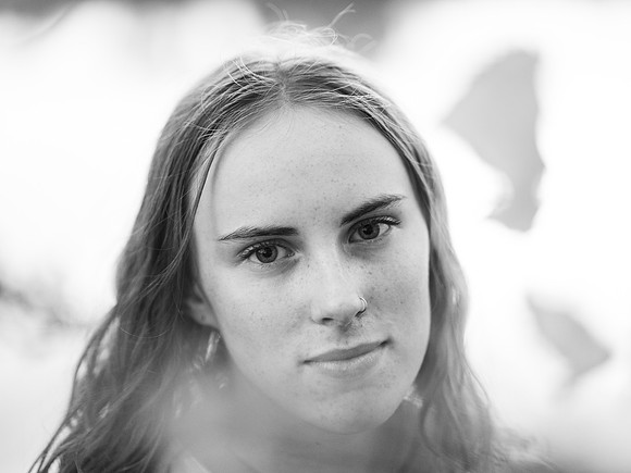 Sophia b&w 0132