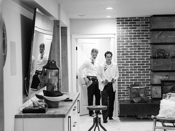 Cannon and Groomsmen getting ready_09.12.26_0028
