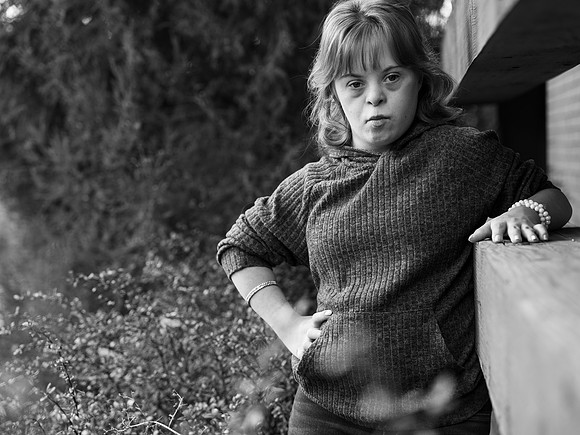Sarah b&w020